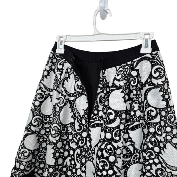 Ann Taylor Crochet Skirt Size 2 White Black Full Floral Classy Fit and Flare - Picture 6 of 12